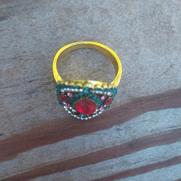 NWOT - Gold Tone With Multicolor Rhinestones Fashion Ring Size 9.25 - Picture 5 of 6